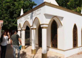 Tumba de Valentín Elizalde es vandalizada por segunda vez