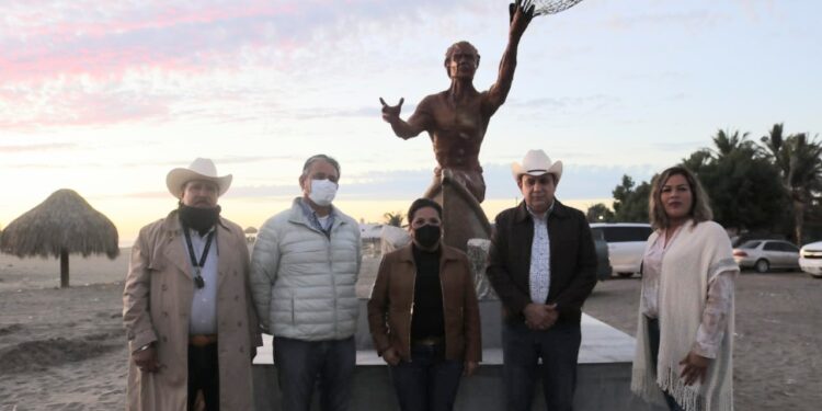 Monumento al Pescador es supervisado por Alcaldesa en Boca del Río