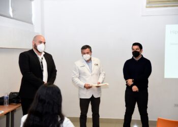 Se realiza Foro Odontológico en conmemoración a el Día del Odontólogo.