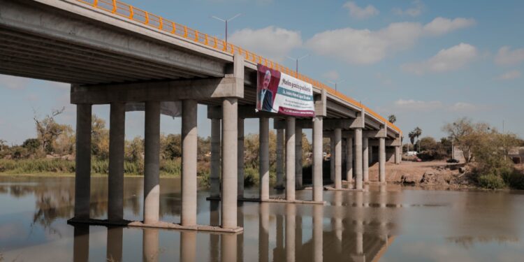 Puente en Río Sinaloa es inaugurado