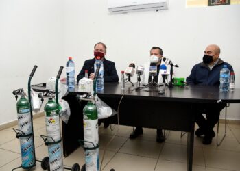 Salud Municipal recibe 42 ampolletas de dexametasona y 3 tanques de oxígeno como donativo