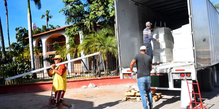 Librería Trillas de Los Mochis recibe material educativo