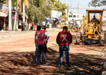 Valle Zaragoza presenta gran avance de rehabilitación con pavimento frente al Mercado Zona 30