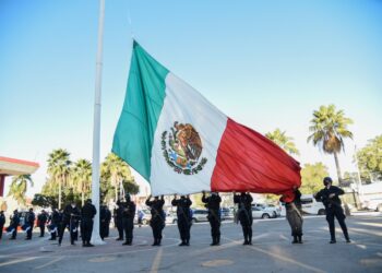 Autoridades militares, civiles y sociedad ahomense conmemora el 108 aniversario del Ejército Mexicano.