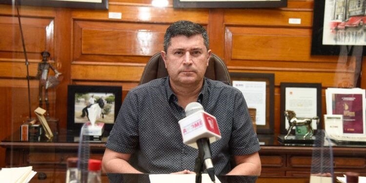 Alcalde Billy Chapman a favor de la municipalización de Juan José Ríos.