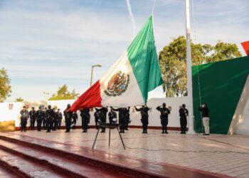 Encabeza alcalde Billy Chapman celebración del 200 aniversario de la Bandera de México.