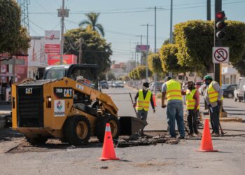 Continua el programa de rehabilitación de calles en mal estado