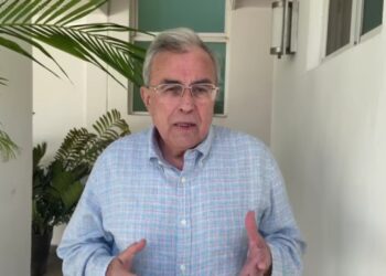 Rubén Rocha en buenas condiciones de salud, retoma sus actividades laborales