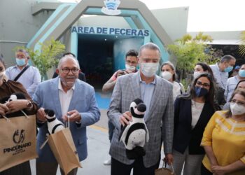 Quirino Pingüinario es inagurado en el acuario Mazatlán