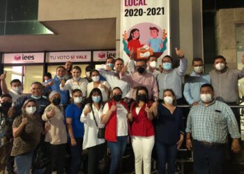 Marcos Osuna registra candidatura a la alcaldía