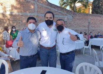 Berna Antelo Arranca campaña en Higuera de Zaragoza