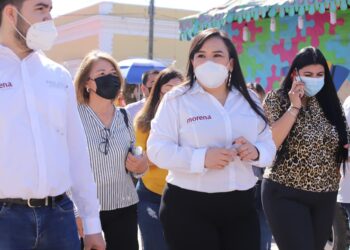 Candidata a diputada Ana Ayala se reúne con líderes de San Miguel Zapotitlán