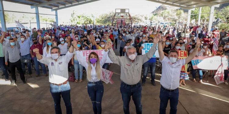 Rocha Moya recorre su municipio natal