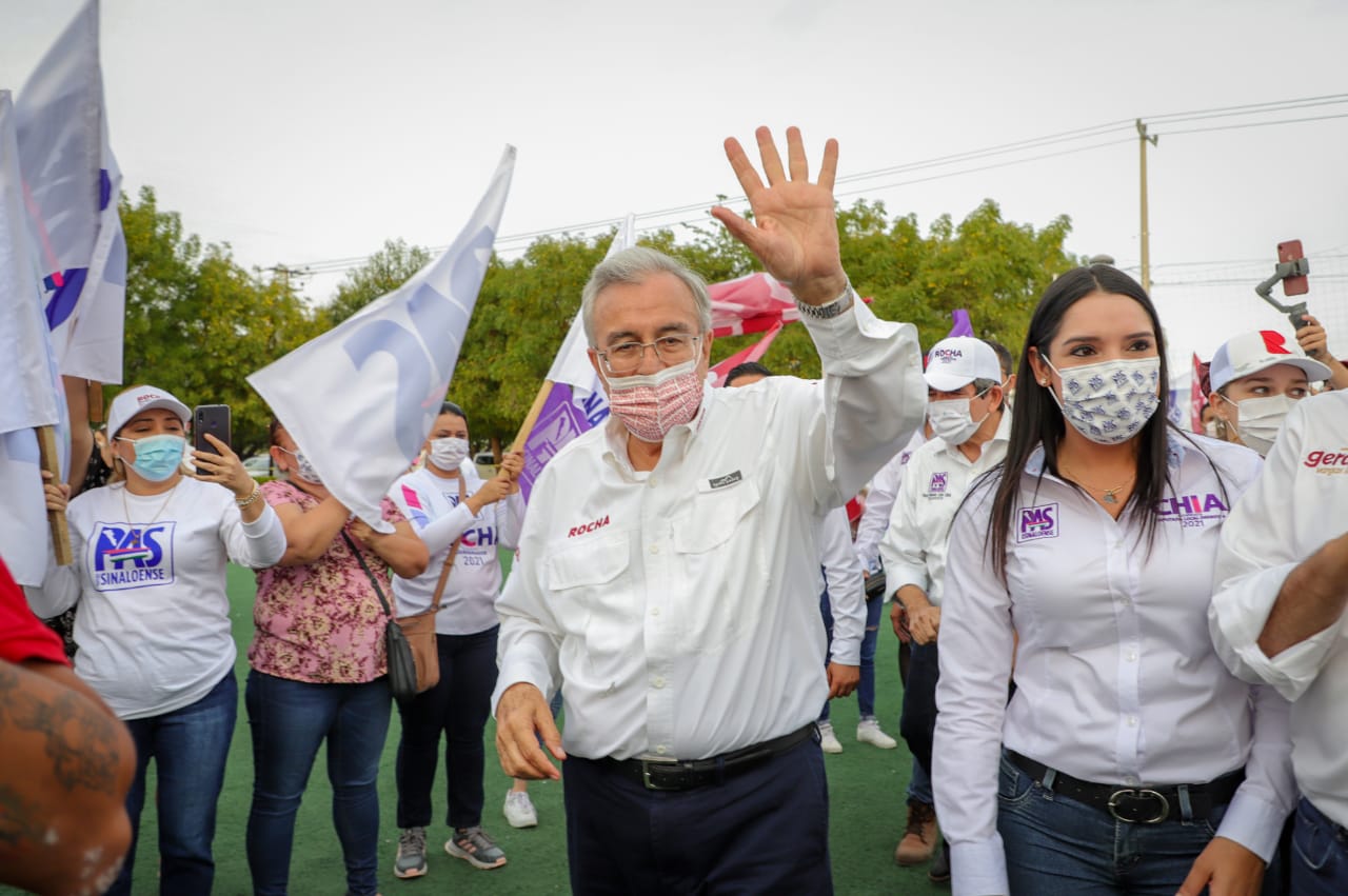 Es para que todos los plebes de nuestra edad recibamos la segunda dosis: Rubén Rocha Moya