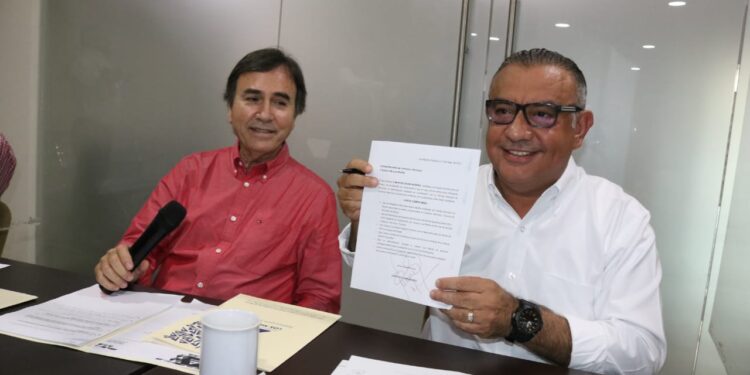 ATENDERÁ MARCOS OSUNA RESCATE DEL CENTRO  *Firma carta de compromiso con la Canaco.