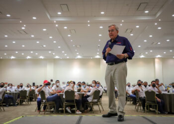 Seré un gobernador amigo del magisterio porque mi orgullo es ser maestro normalista: Rocha