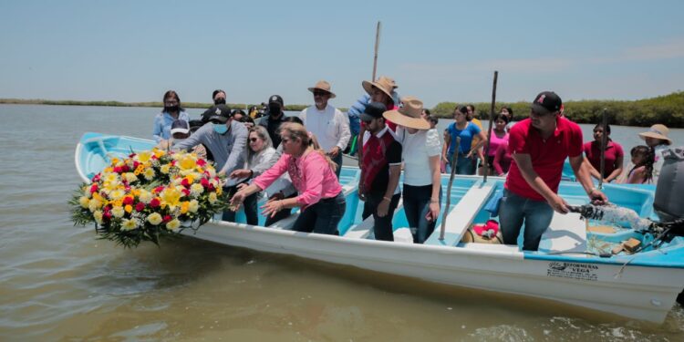 El Ayuntamiento de Guasave rinde homenaje a los hombres del mar