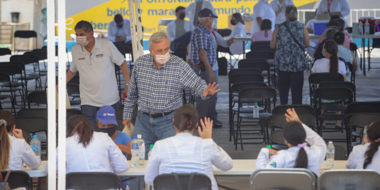 Rocha Moya recibe la segunda vacuna contra el Covid-19 con dosis AstraZeneca