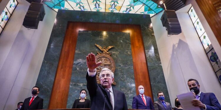 Rubén Rocha Moya: gobernar con sensibilidad, sencillez y honradez