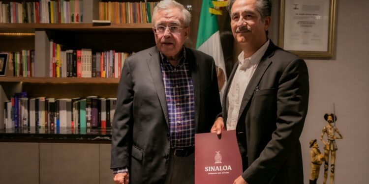 Rocha nombra a nuevo director de la Escuela Normal de Sinaloa