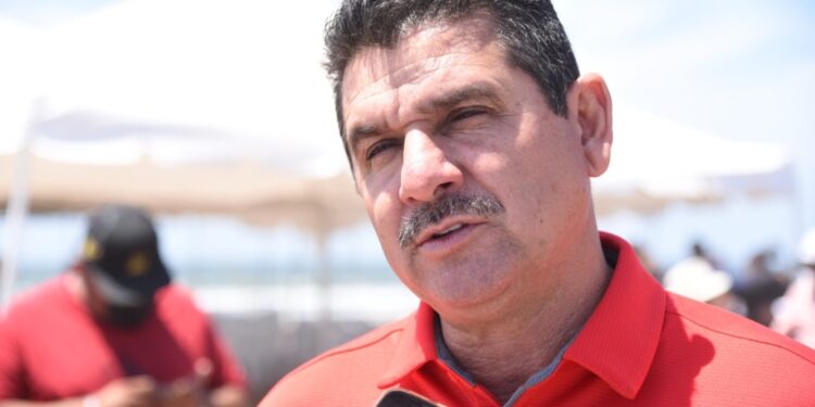 FAMILIA DE HEYDI SE MANIFIESTA EN PALACIO MUNICIPAL DE GUAMÚCHIL PIDIENDO JUSTICIA