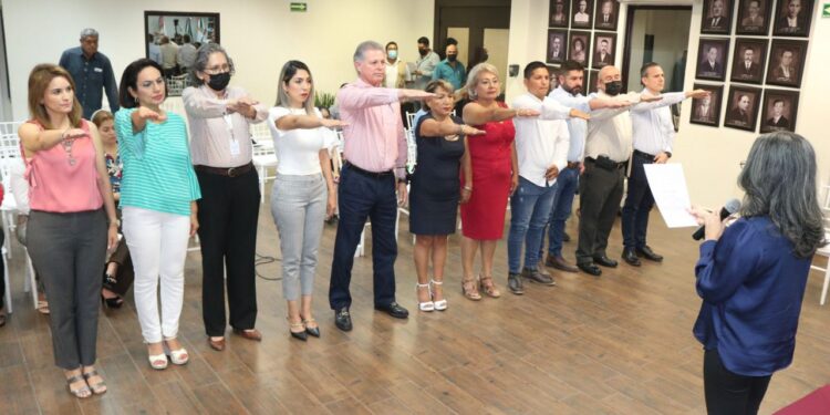 Toman protesta los integrantes del Consejo Municipal para la Prevención y Atención de la Violencia Familiar en Ahome