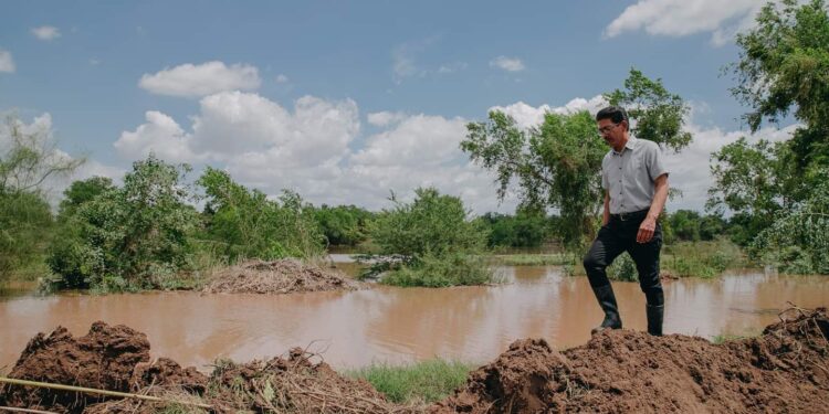 PESE A LAS FUERTES Y CONSTANTES LLUVIAS EN EL MUNICIPIO DE GUASAVE HASTA EL MOMENTO SE SIGUE TENIENDO BUENA RESPUESTA EN CUESTIÓN DE TRABAJO INMEDIATO DE FUNCIONARIOS MUNICIPALES