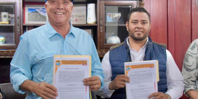 Alcalde Gildardo Leyva otorga beca con 3 mil pesos a hijos de sindicalizados y aumenta el sueldo de los que menos ganan