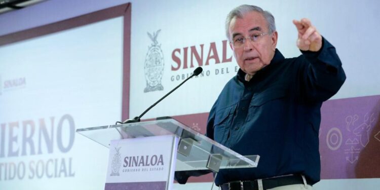 Enfrentamos los problemas, no dejamos que la gente sufra: Rocha ante el regreso de pobladores a Sinaloa Municipio