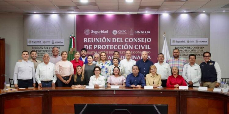Antonio Menéndez asiste a reunión con titular de PC Federal y la gobernadora, ante temporada de lluvias.